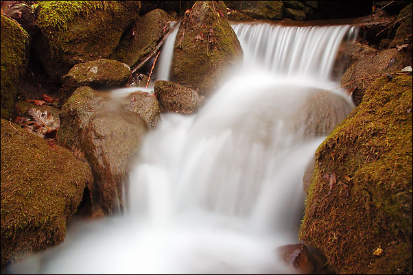 riviere_vers_grotte_saint-p.jpg