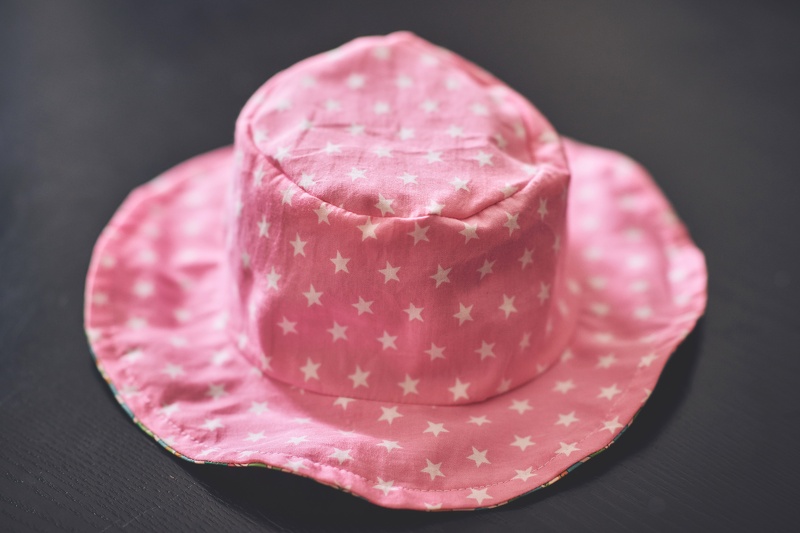 Capeline Bebe Reversible Verso Evasion Photo Capeline Bebe Reversible Verso Evasion Photo